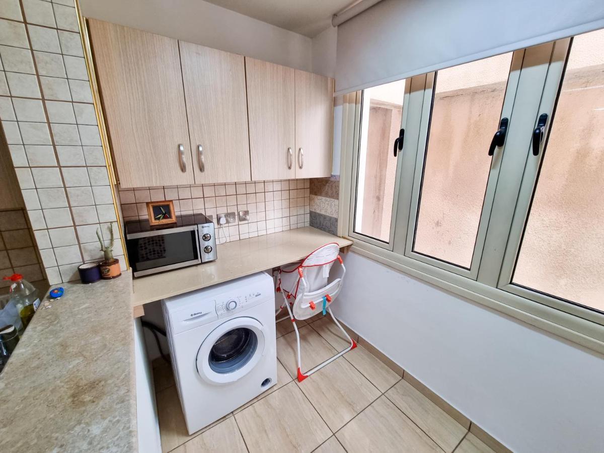 Sunbay City Rooms Ларнака Екстериор снимка