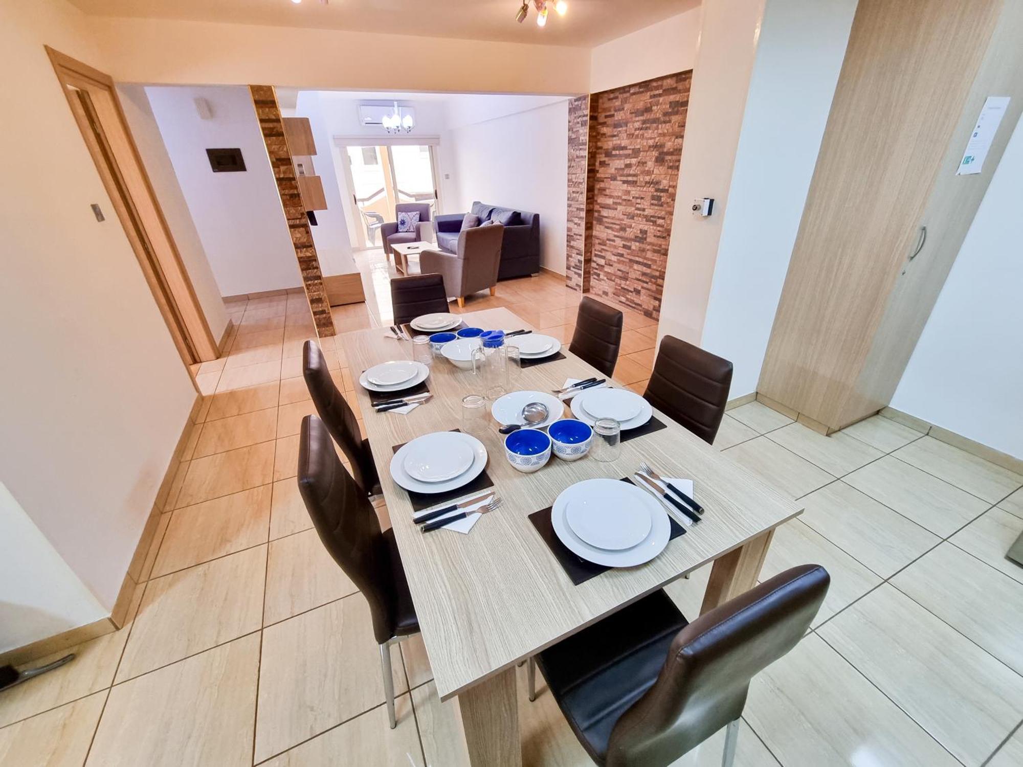 Sunbay City Rooms Ларнака Екстериор снимка